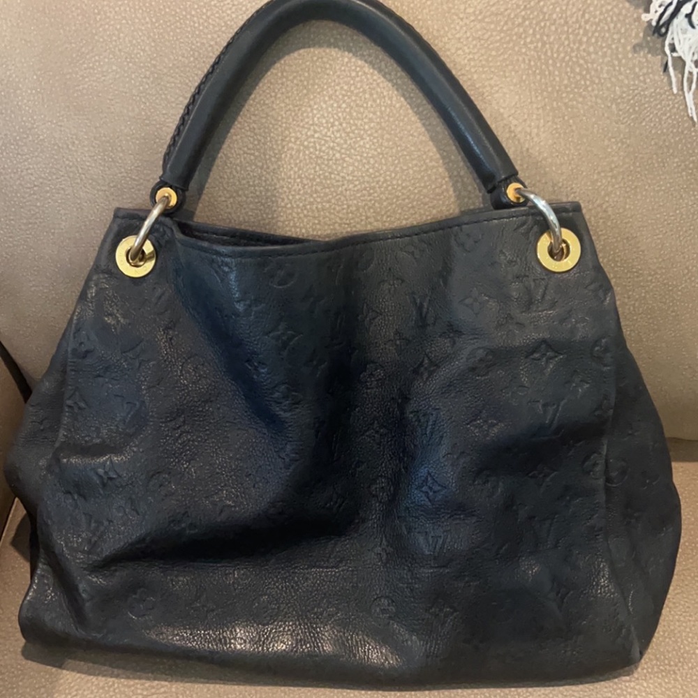 Louis Vuitton artsy